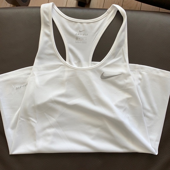 Nike Tops - Nike NWT tank size xs